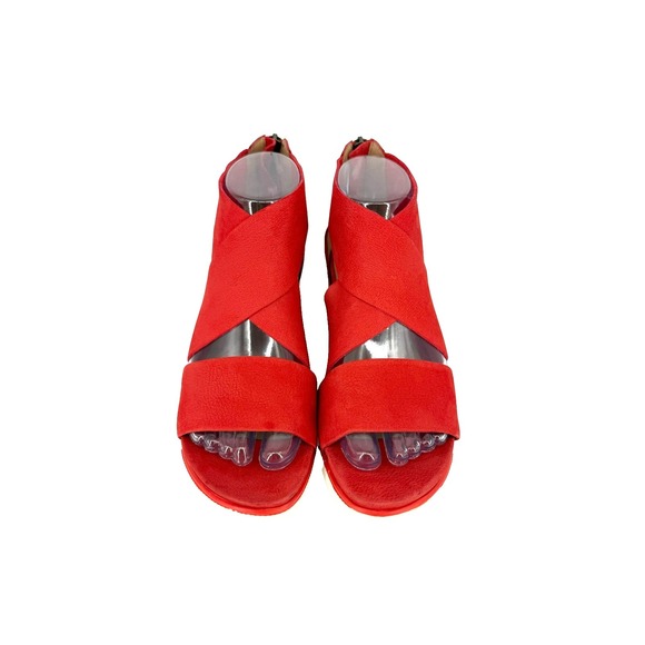 Eileen Fisher Nubuck Leather Sport Sandals Red Womens Size 6 M Rubber Back Zip